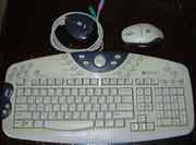Мультимедийная беспроводная клавиатура и мышь